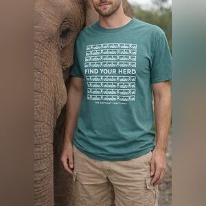 Elephant Sanctuary green short sleeve Men’s T-shirt sz LG